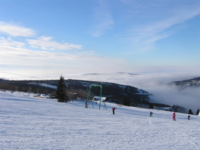 Sjezdové lyžování a snowboarding